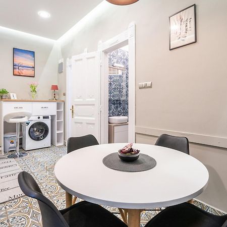 Sea Holly Apartment - With Perfect Location 2 Separate Bdrms Budapest Eksteriør billede