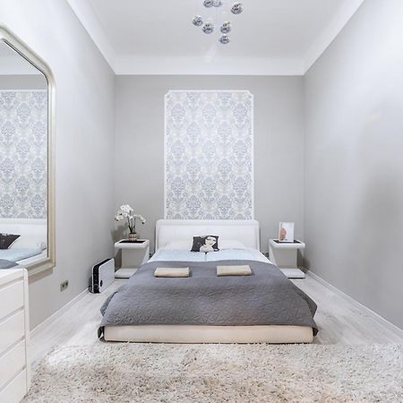 Sea Holly Apartment - With Perfect Location 2 Separate Bdrms Budapest Eksteriør billede