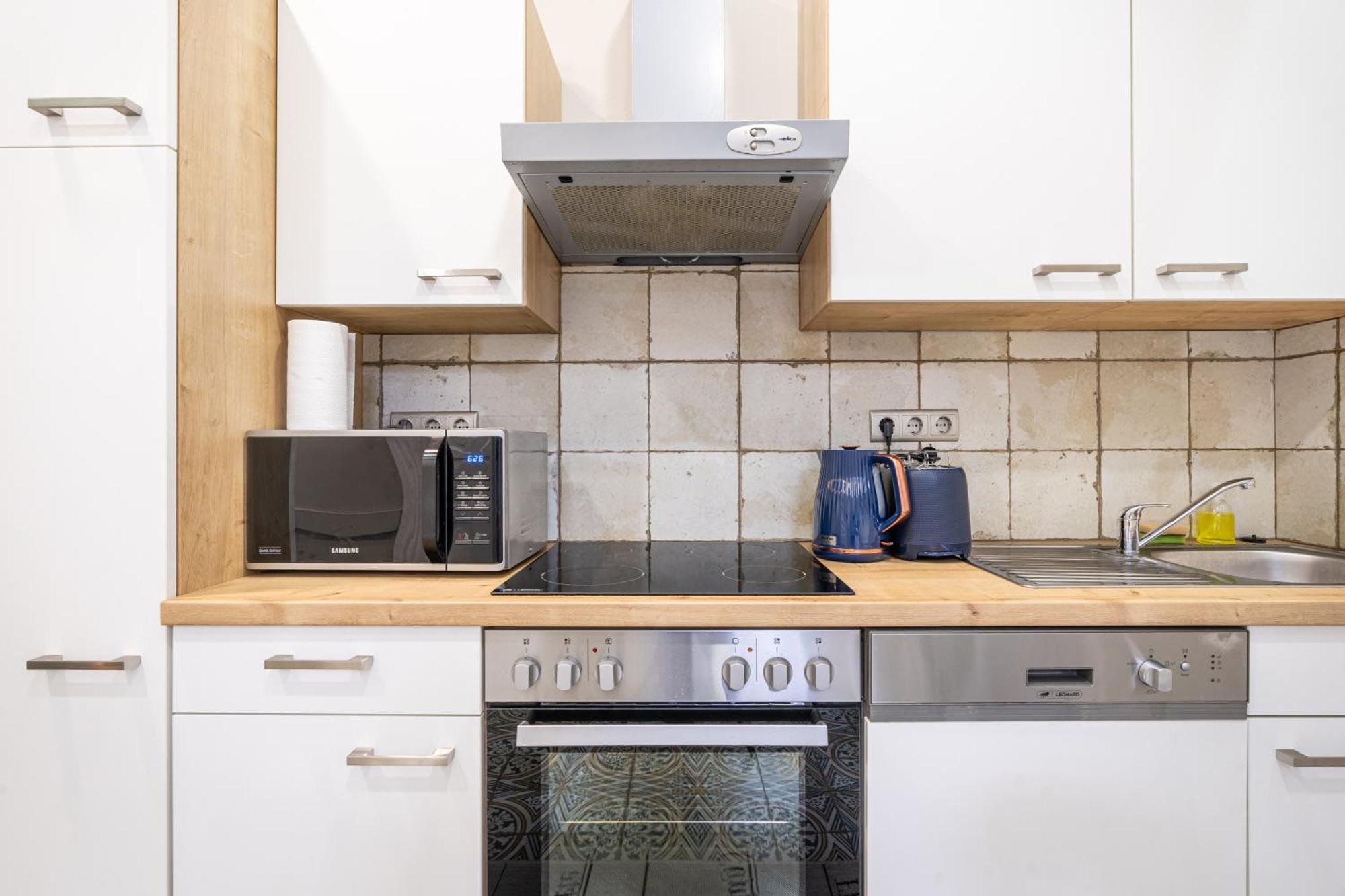 Sea Holly Apartment - With Perfect Location 2 Separate Bdrms Budapest Eksteriør billede