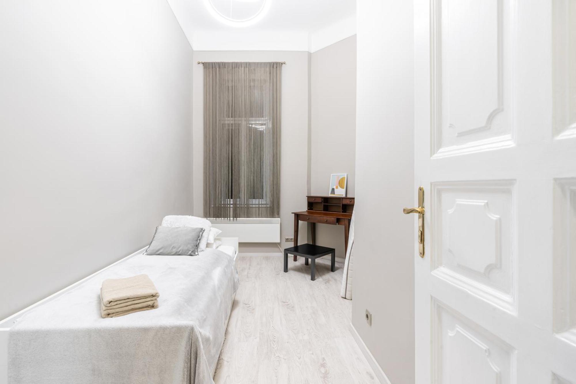 Sea Holly Apartment - With Perfect Location 2 Separate Bdrms Budapest Eksteriør billede